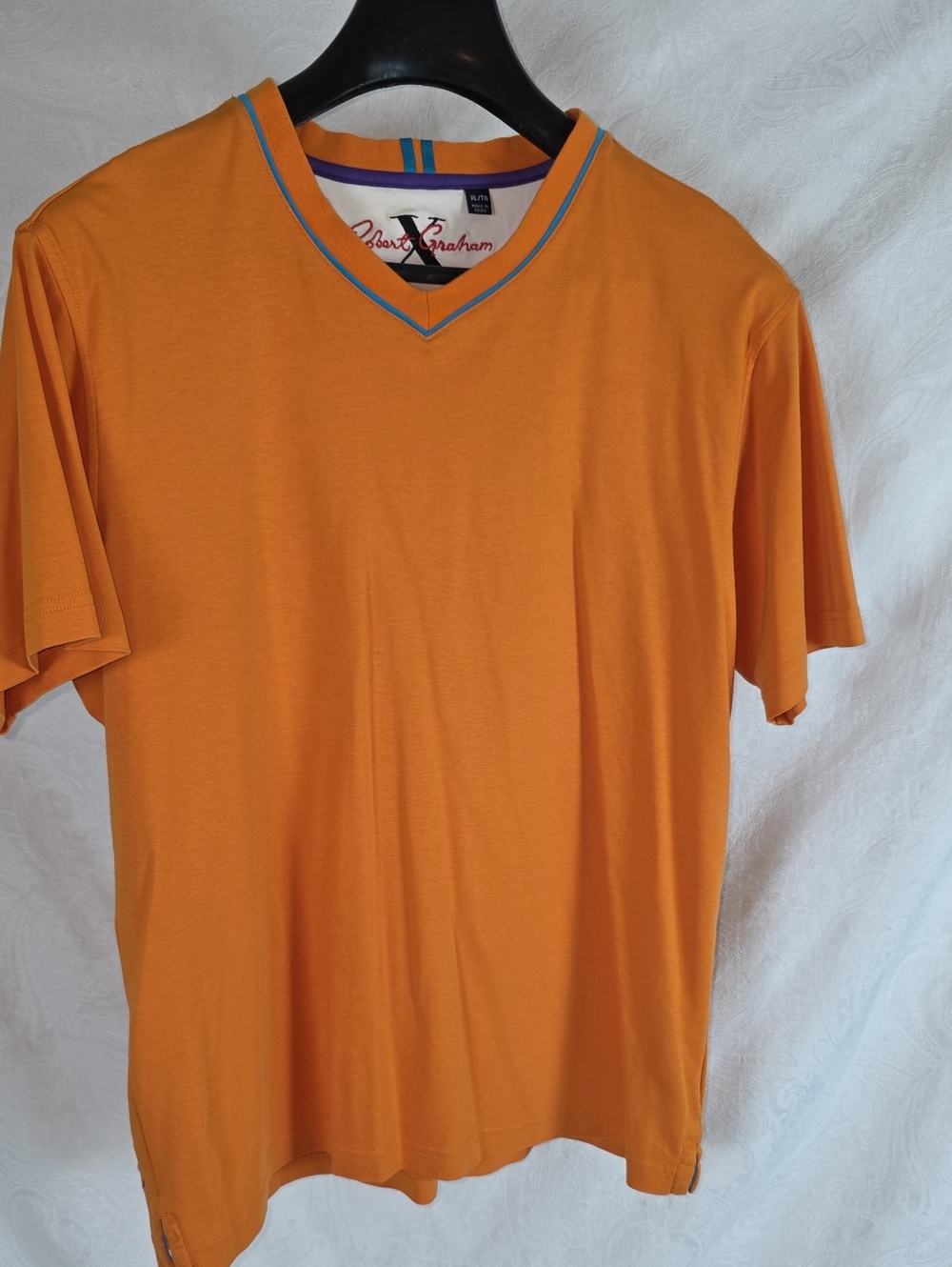 Robert Graham XL Orange Short-Sleeve V-Neck Tee shirt with Blue Trim